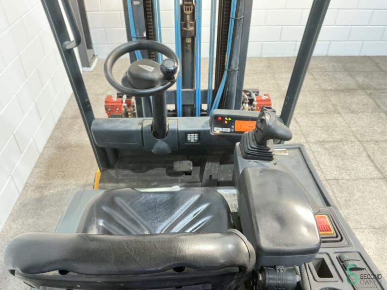 Jungheinrich EFG 320 WKH8.832 58 15941