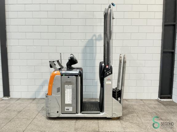 Still LTX-FF10 WKH10.005 1 17445