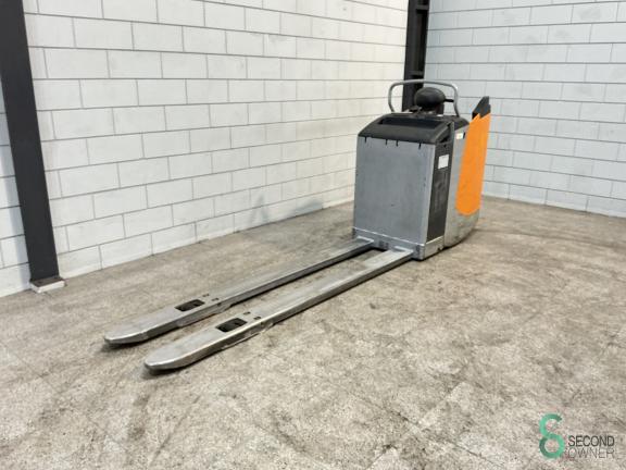 Still EXU-S24 WKH9.381 2 16682