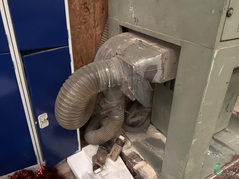 ECS HOU10.452 28 17998