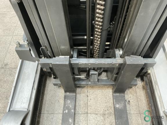 Still FM-X17 WKH10.031 5 17484