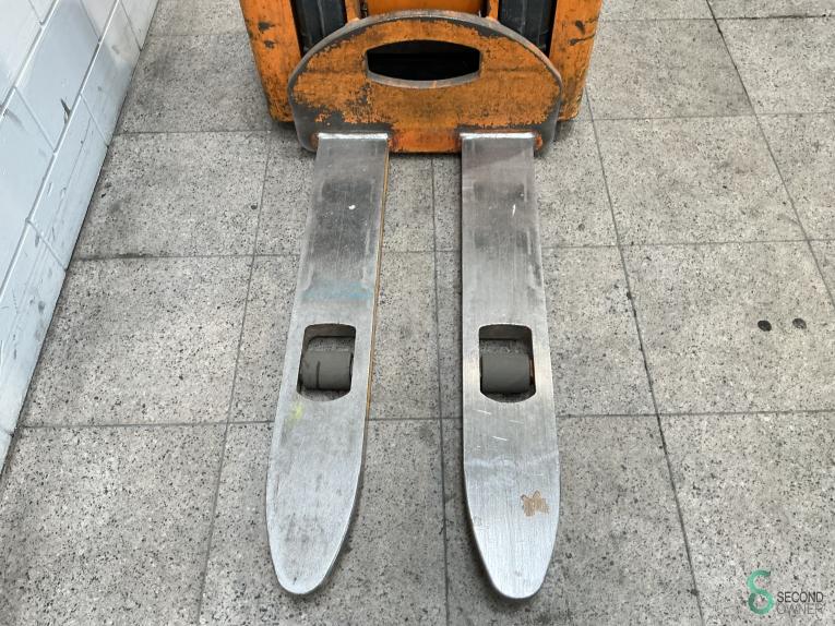 Still EXU14 WKH10.785 33 18671