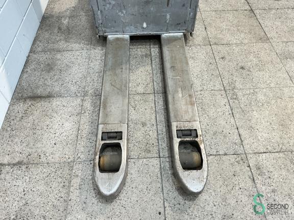 Still EXH-SF20 WKH9.986 5 17427