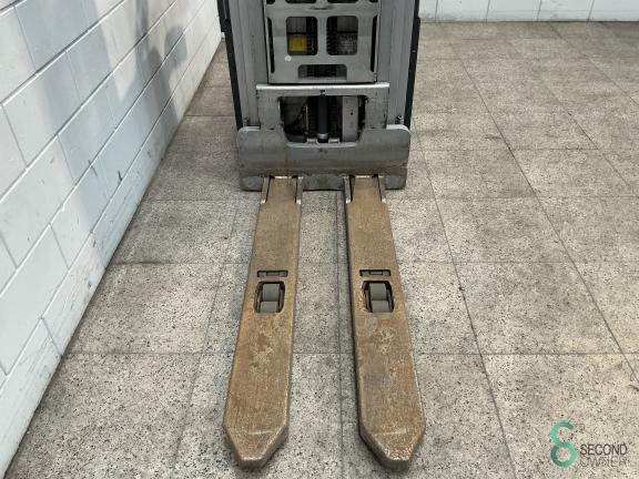 Still EXV-SF14 WKH10.631 5 18216