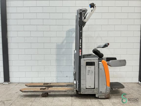 Still EXV-SF14 WKH10.631 9 18216