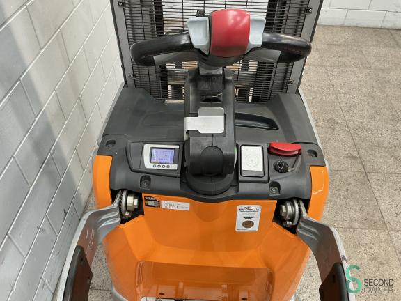 Still EXV-SF14 WKH10.631 12 18216