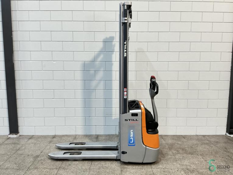 Still EXV12 WKH9.716 31 17121