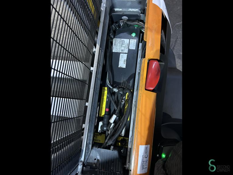 Still EXV12 WKH9.716 42 17121