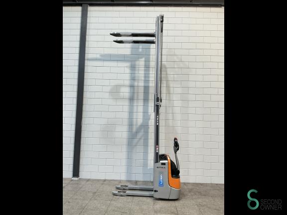 Still EXV12 WKH9.716 7 17121