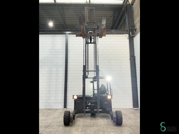 Moffett M4 24.4 WKH10.256 44 17748