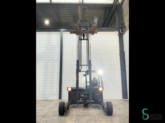 Moffett M4 24.4 WKH10.256 8 17748