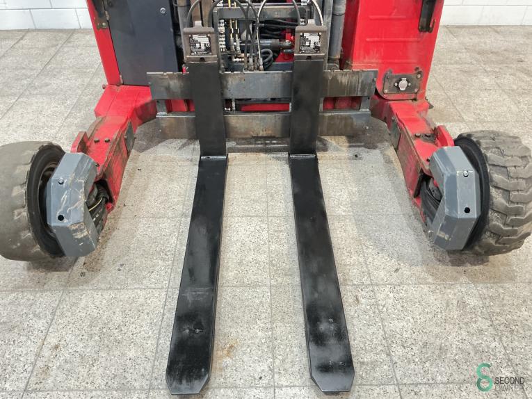 Moffett M4 24.4 WKH10.257 54 17747