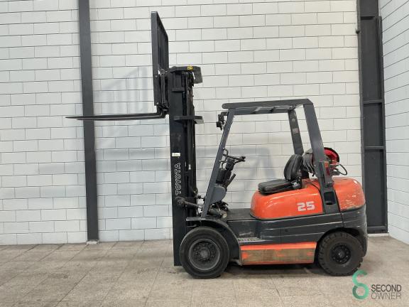 Toyota 42 6FGF25 WKH10.783 7 18405