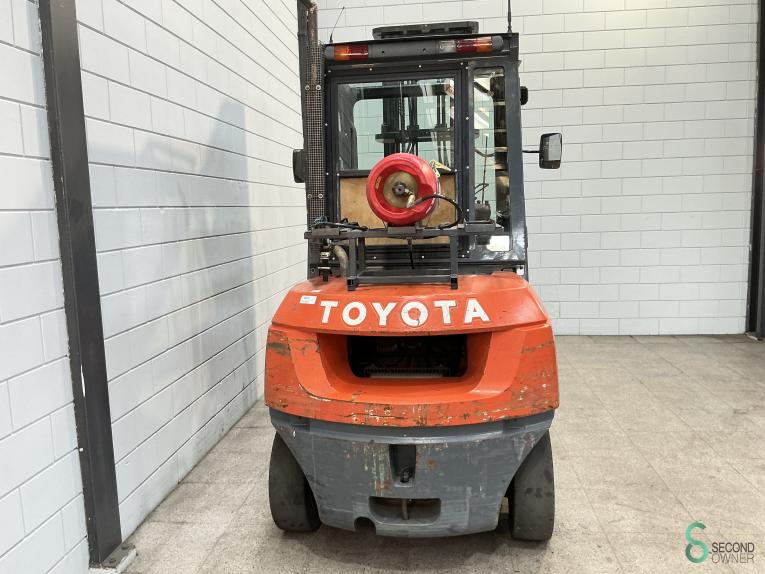 Toyota 02-7 FG 40 WKH10.861 42 18512