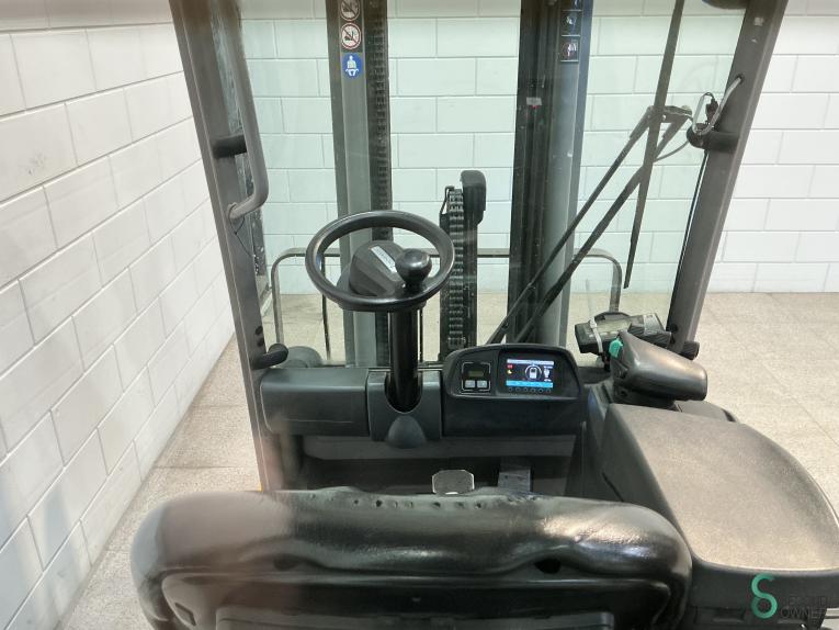 Jungheinrich EFG 320 WKH10.893 51 18557