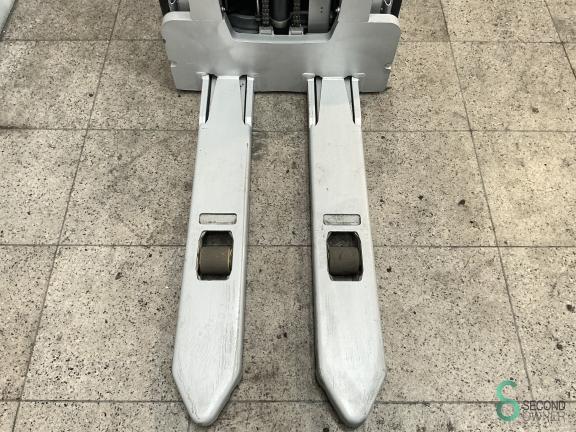 Still EXV-SF14 WKH10.654 5 18252