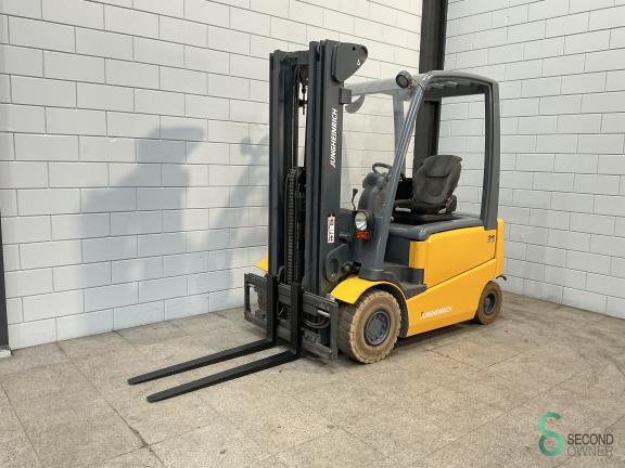 Jungheinrich EFG 425 WKH10.615 3 18201