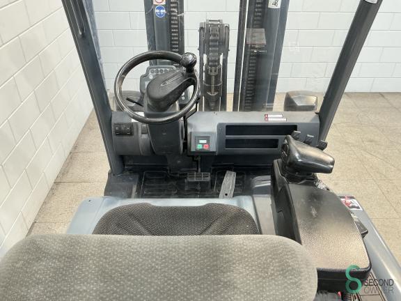 Jungheinrich EFG 425 WKH10.615 11 18201