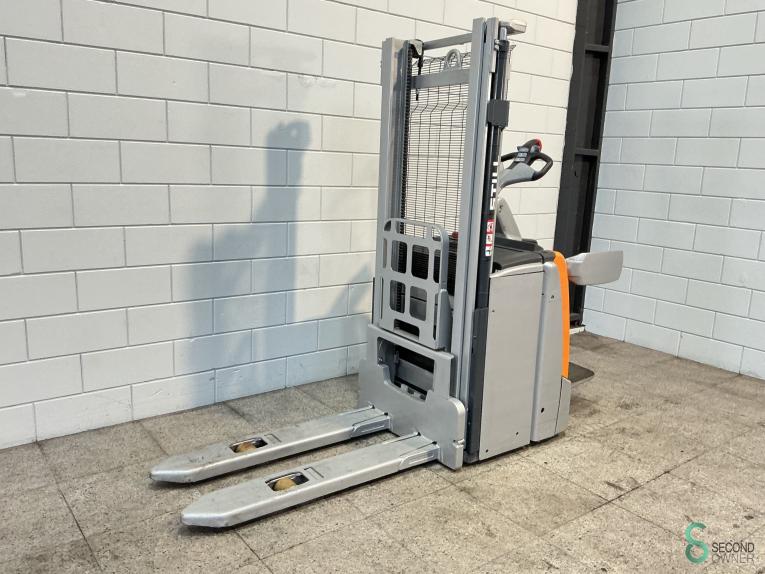 Still EXV-SF14 WKH10.077 33 17531