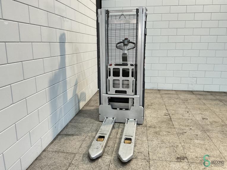 Still EXV-SF14 WKH10.077 32 17531