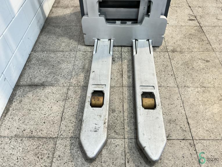 Still EXV-SF14 WKH10.077 34 17531