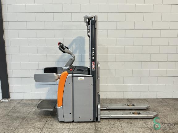 Still EXV-SF14 WKH10.077 2 17531