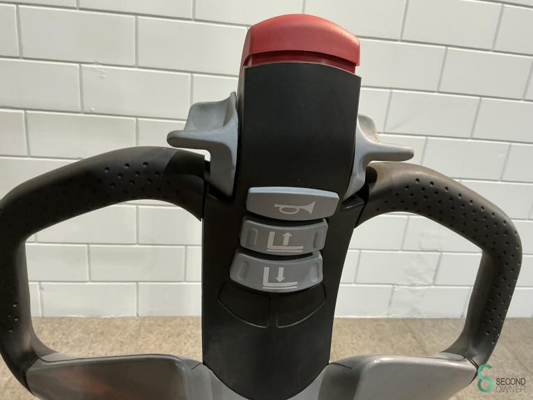 Still EXV10 WKH9.715 37 17118