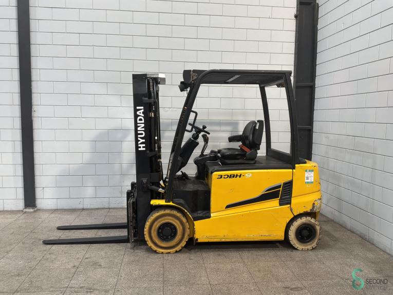 Hyundai 30BH-9 WKH11.838 39 19844