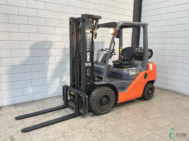 Toyota 02-8 FGF 25 WKH12.240 42 20373