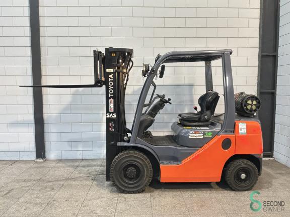 Toyota 02-8 FGF 25 WKH12.240 7 20373