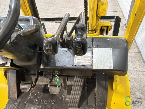 Toyota 7FD25 WKH12.272 11 20415