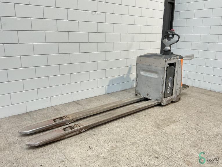 Still EXH-SF25 WKH9.859 33 17280