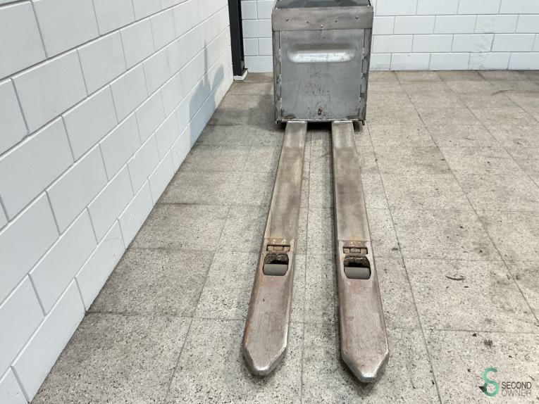 Still EXH-SF25 WKH9.859 34 17280