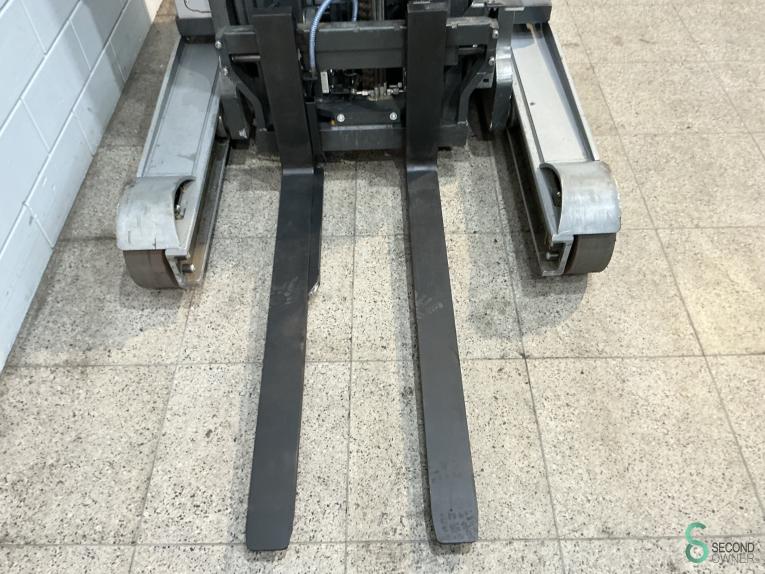 Still FM-X14 WKH10.024 44 17472