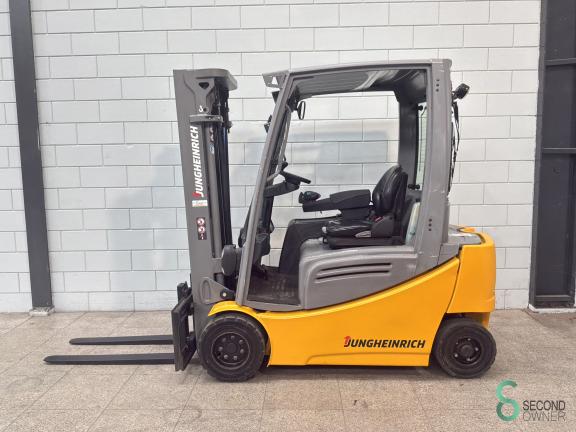 Jungheinrich EFG 320 WKH10.895 1  18558