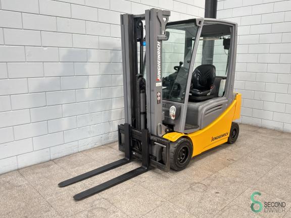 Jungheinrich EFG 320 WKH10.895 4 18558