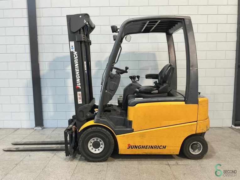 Jungheinrich EFG 425 WKH8.379 39 15251