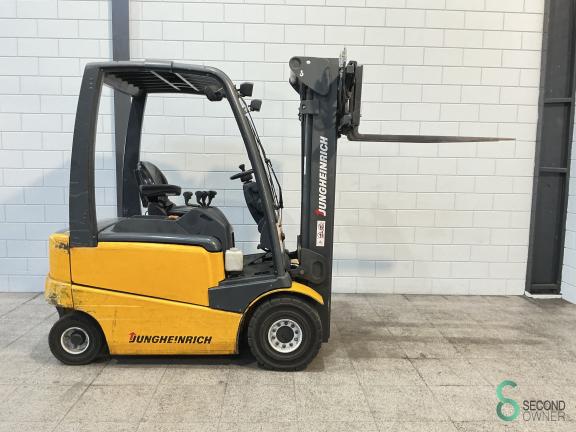 Jungheinrich EFG 425 WKH8.379 5 15251