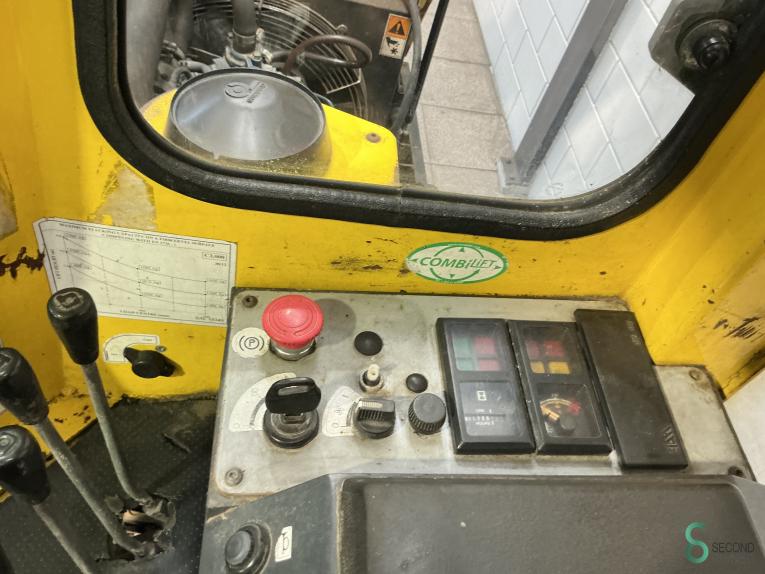 Combilift C3000CB WKH9.971 43 17415