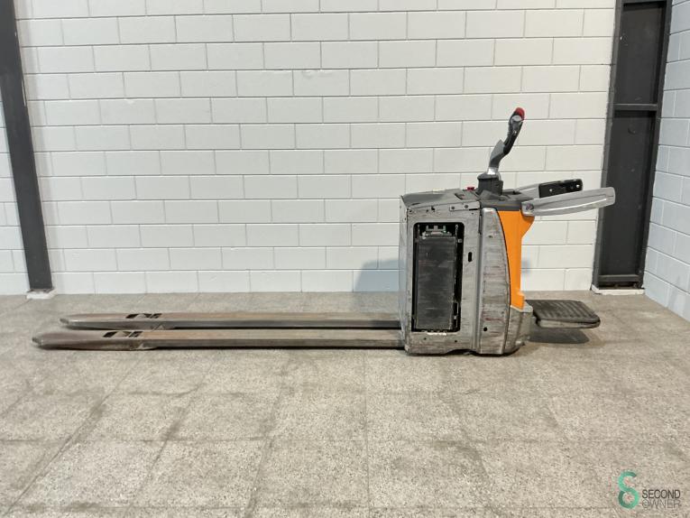 Still EXH-SF25 WKH9.653 34 17042