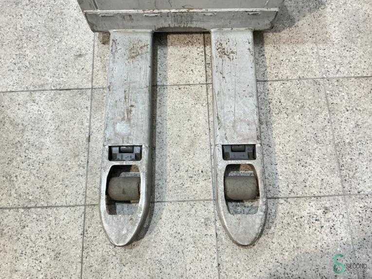 Still EXU16 WKH9.748 33 17159