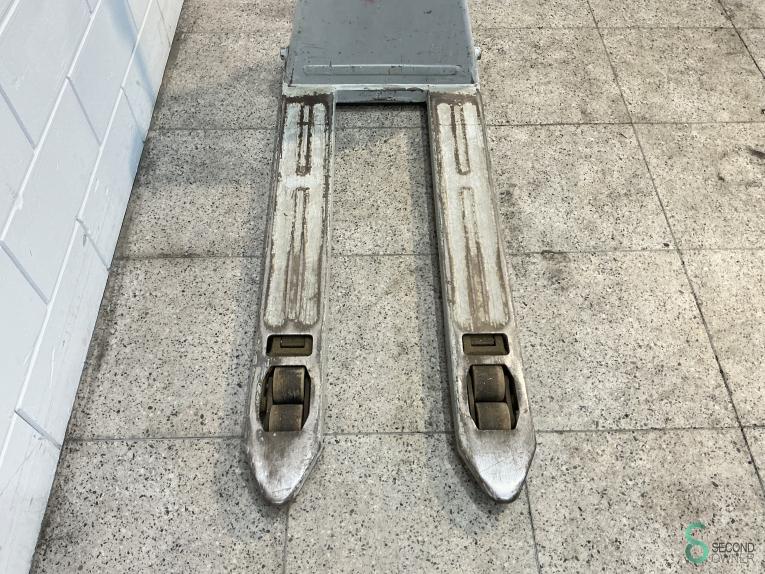 Still ECH12 WKH9.906 25 17328