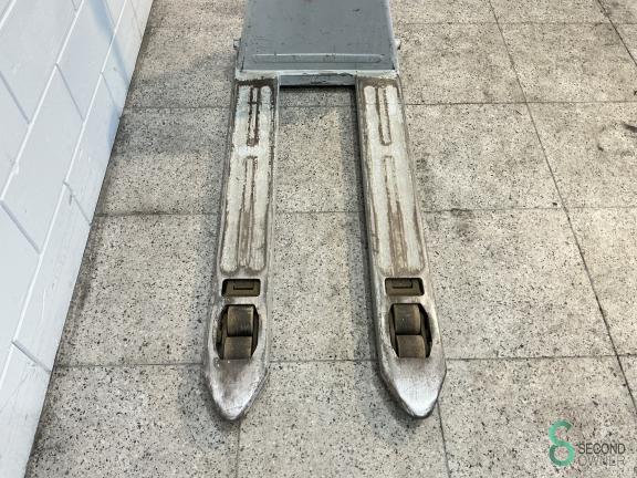 Still ECH12 WKH9.906 5 17328