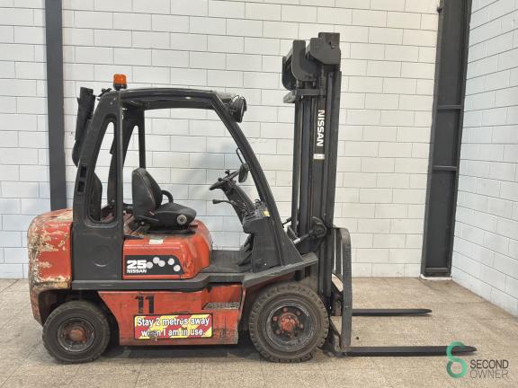 Nissan FD25 WKH10.712 2 18313