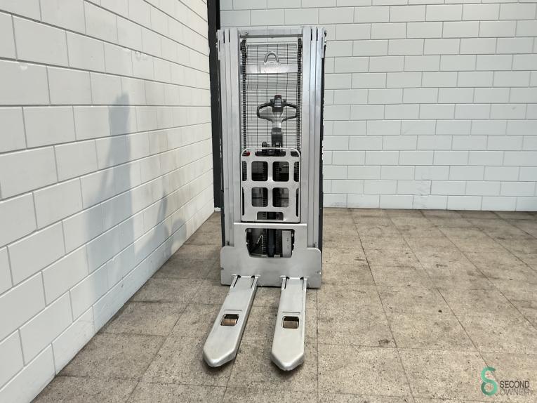 Still EXV-SF14 WKH10.078 37 17533