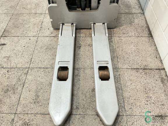 Still EXV-SF14 WKH10.078 5 17533