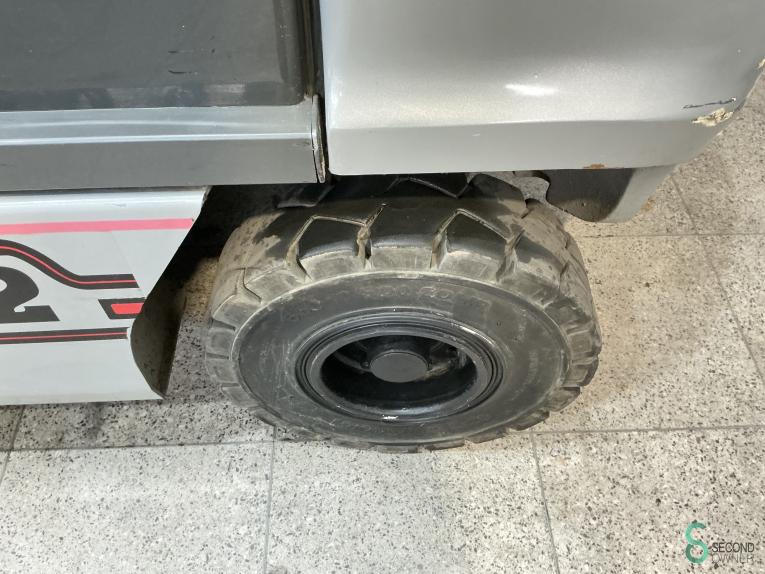 Nissan UGD 02 A 30 PQ WKH10.618 56 18204