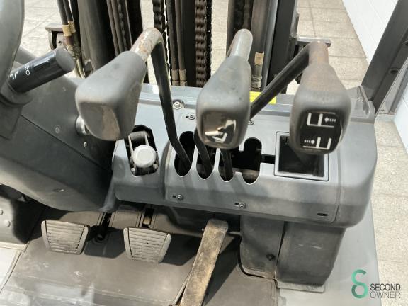 Nissan UGD 02 A 30 PQ WKH10.618 13 18204