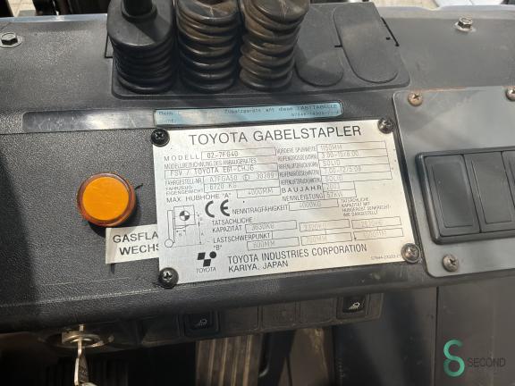 Toyota 02-7 FG 40 WKH11.996 10 20048