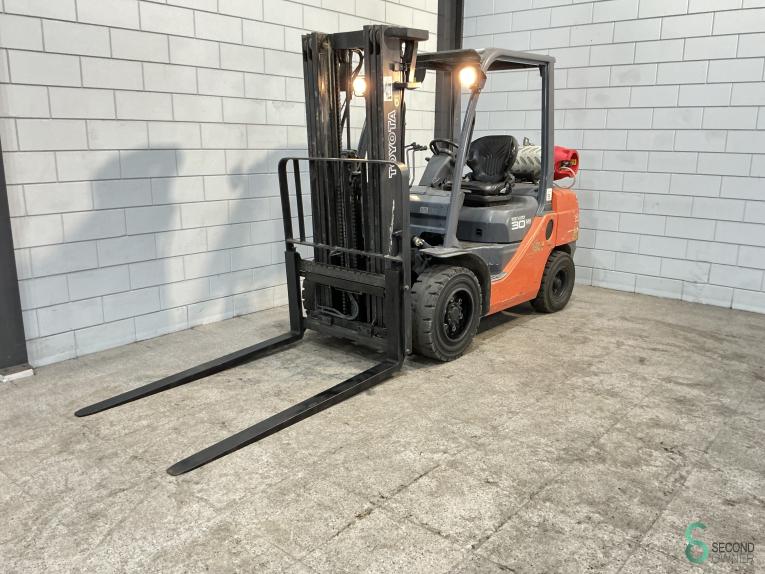 Toyota 02-8 FGJF 35 WKH9.182 49 16458